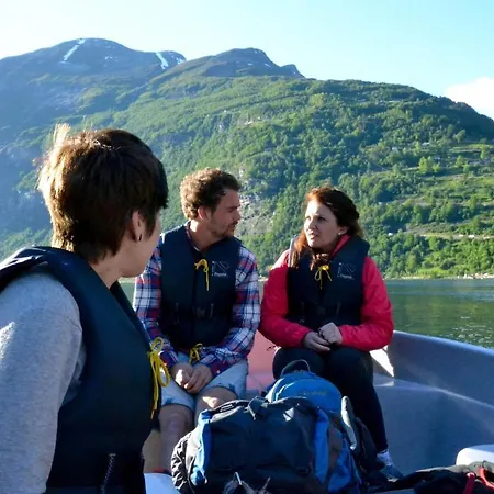 Aldeamento Turístico Grande Hytteutleige Og Geiranger