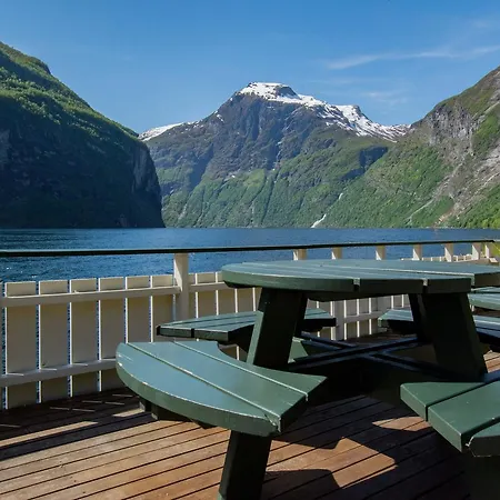Grande Hytteutleige Og Holiday park 2*